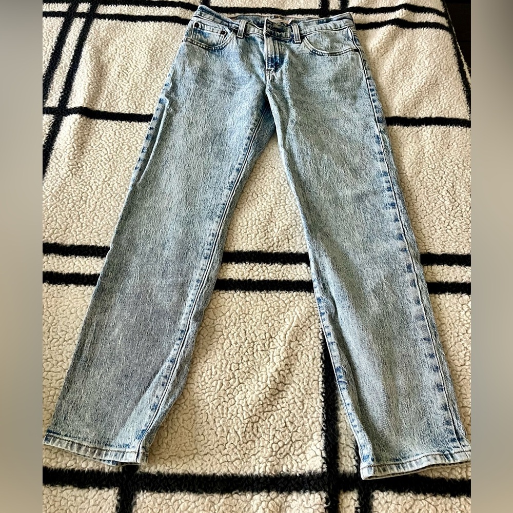LEVI’S MIDDY STRAIGHT JEANS 26